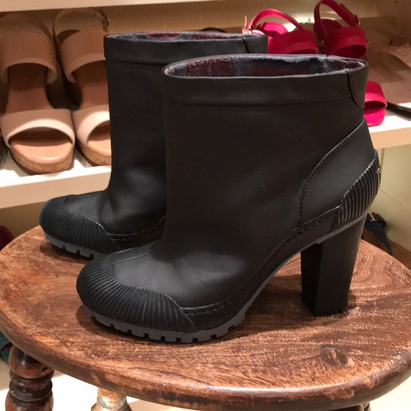 DKNY Shoes - NWOT DKNY Rain Boots